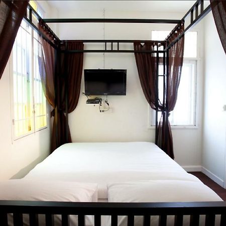 99 Oldtown Boutique Guesthouse Sha Extra Plus Phuket Exterior foto