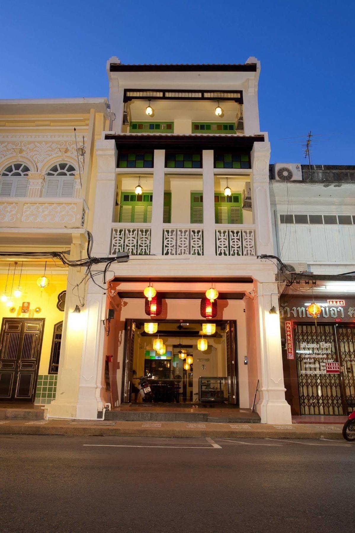 99 Oldtown Boutique Guesthouse Sha Extra Plus Phuket Exterior foto