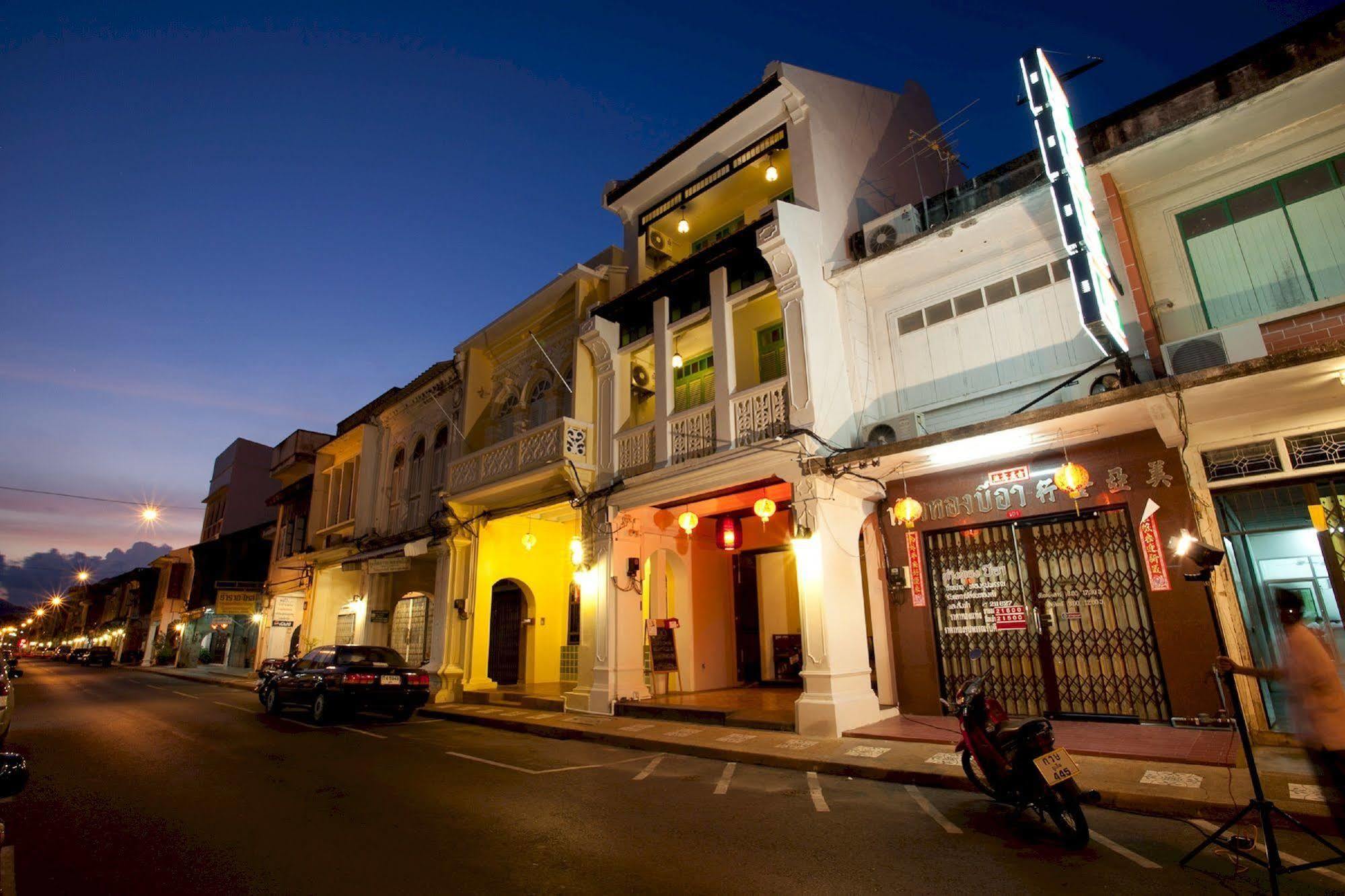 99 Oldtown Boutique Guesthouse Sha Extra Plus Phuket Exterior foto